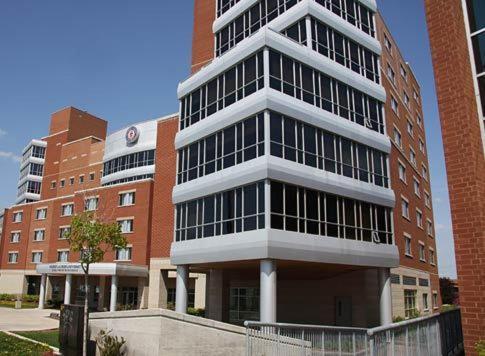 واترلو Hotel Laurier - King Street Residence المظهر الخارجي الصورة